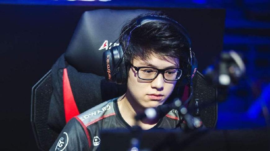 他们被她的 他们被她的